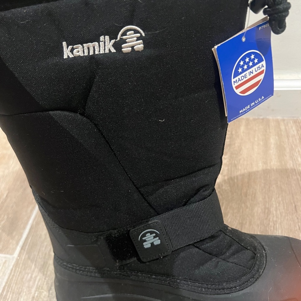 Men’s Kamik boots new with tags